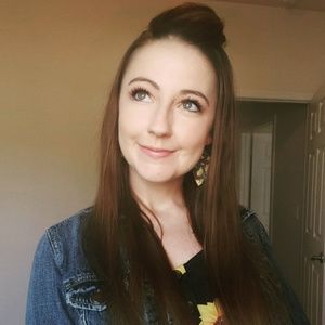 Meet your Posher, Desiree'